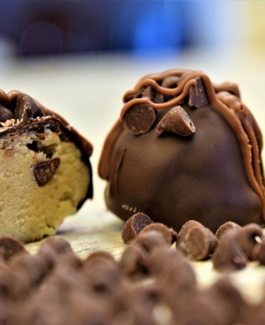 Gifts Royer's | Chocolate Chip Cookie Dough Truffle